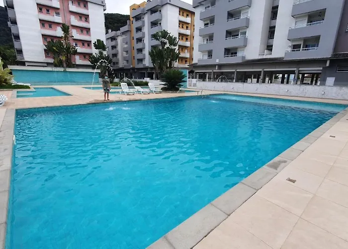 Apartamento Com Piscina Em Ubatuba Perto Da Praia